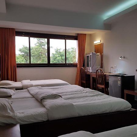 Bisu Hotel & Resorts Khed  Exteriör bild